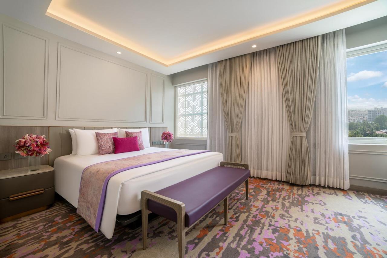 Vivanta Ahmedabad Sg Highway Екстериор снимка