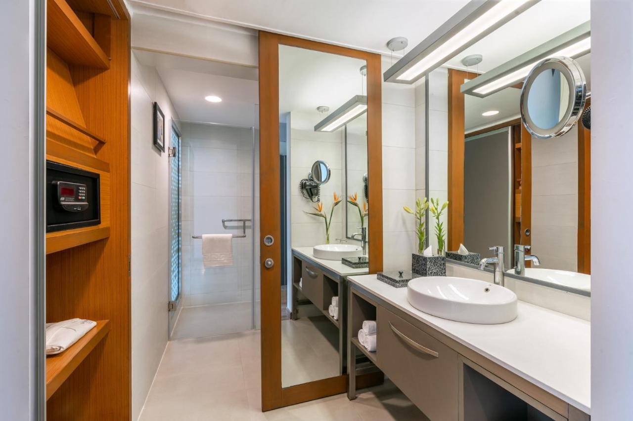 Vivanta Ahmedabad Sg Highway Екстериор снимка