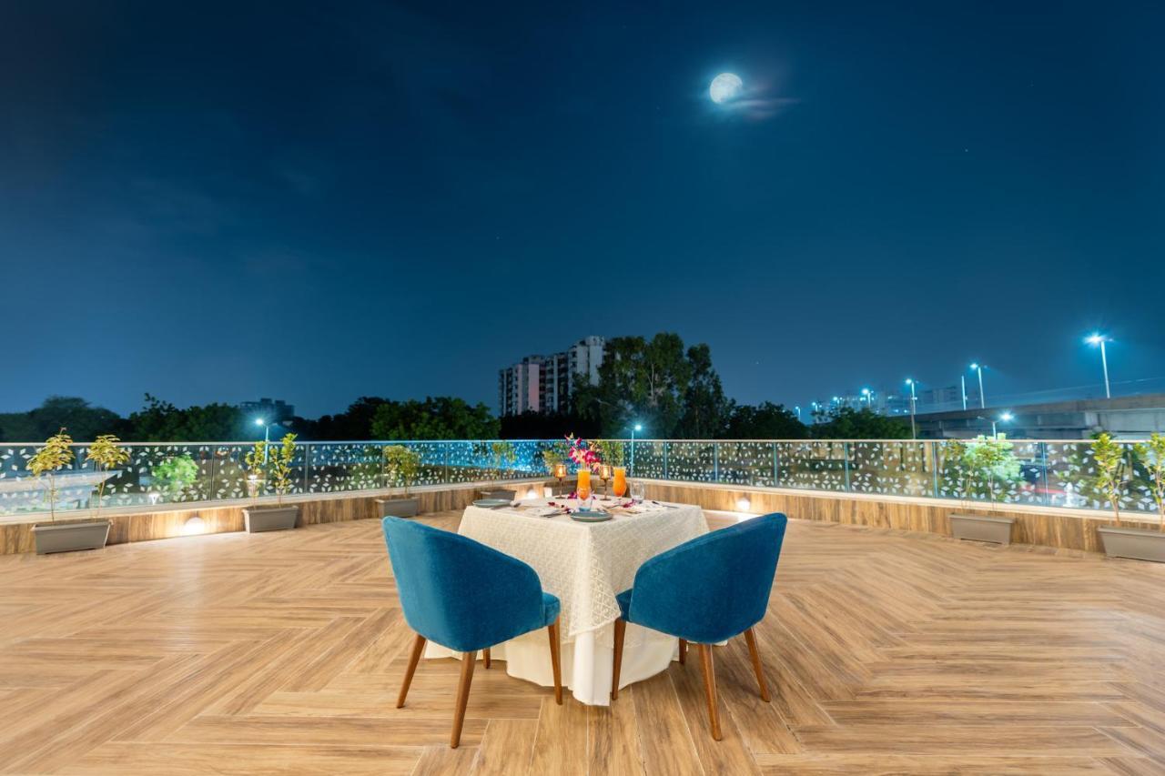 Vivanta Ahmedabad Sg Highway Екстериор снимка