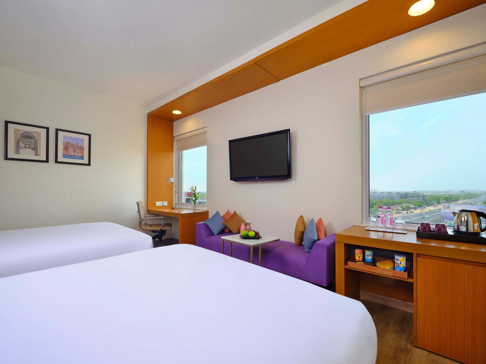Vivanta Ahmedabad Sg Highway Екстериор снимка