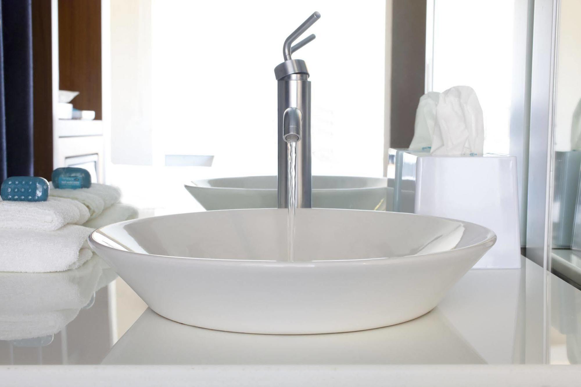 Vivanta Ahmedabad Sg Highway Екстериор снимка