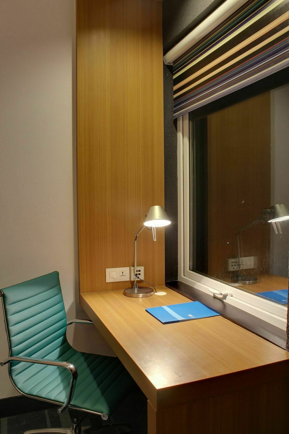Vivanta Ahmedabad Sg Highway Екстериор снимка