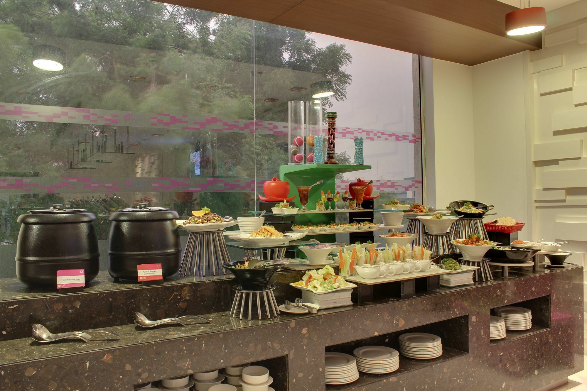 Vivanta Ahmedabad Sg Highway Екстериор снимка